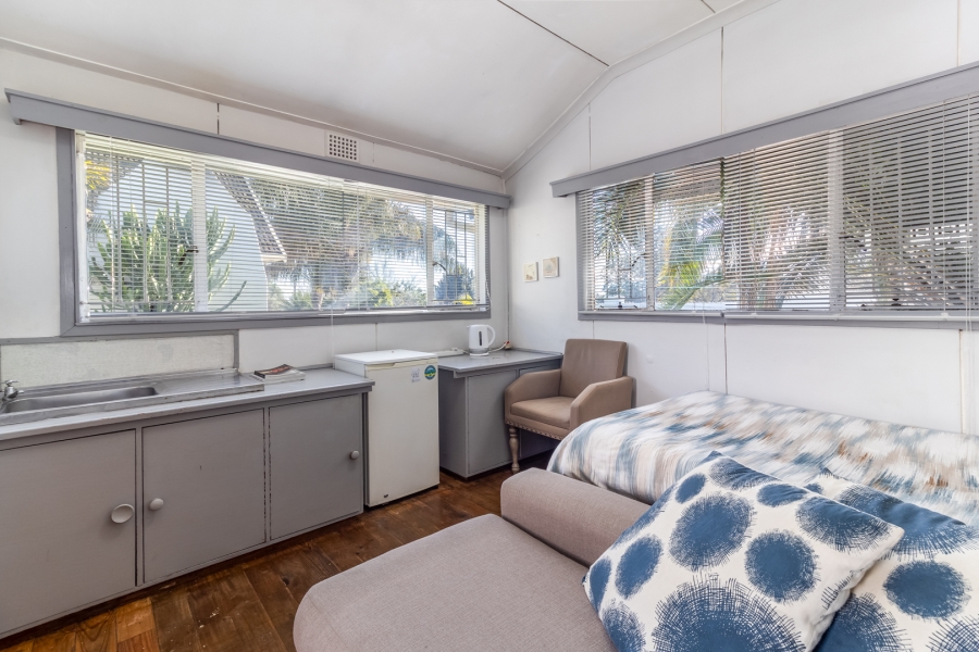 5 Bedroom Property for Sale in Uitsig Western Cape